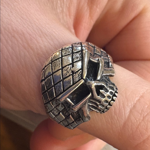 NWT 925 solid silver 8.5 gram skull ring size 10 - Picture 2 of 9